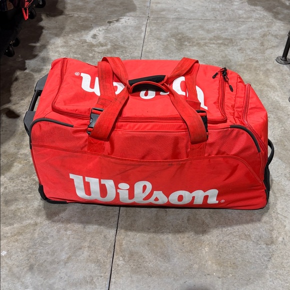Wilson Super Tour Tennis Duffel Bag - Picture 3 of 15